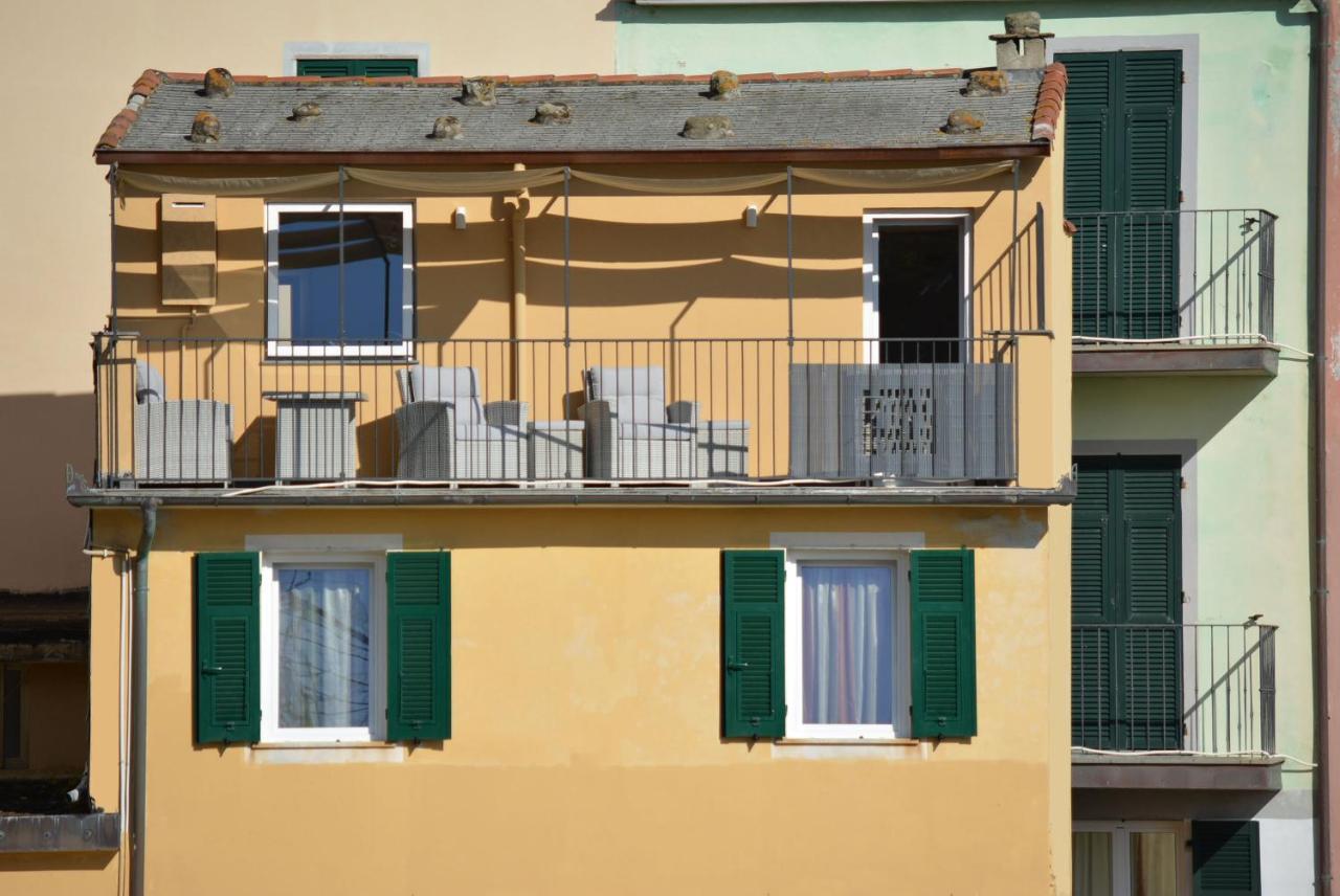 L' Attico Giallo Oro Di Giulia Μαναρόλα Εξωτερικό φωτογραφία